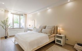 Schoene Wohnung Mit Terrasse Naehe Airport